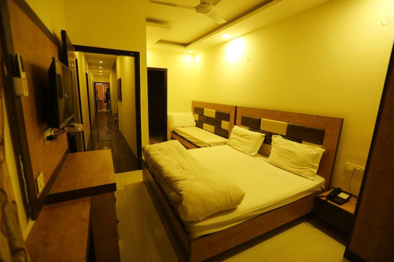 Hotel Golden Heart Amritsar Exterior photo